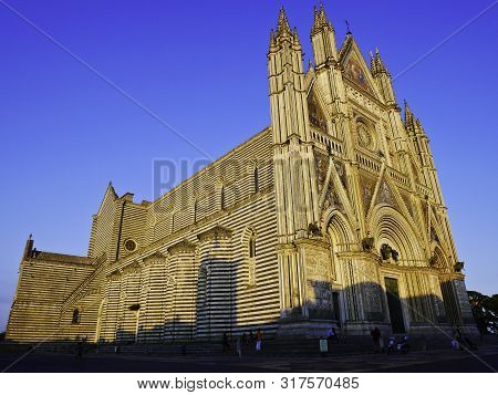 20 July 2019-orvieto-italy-the Beautiful Cathedral Of Orvieto At Sunset