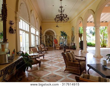 St.thomas, Usvi/ Usa - 11/5/16:  The Sitting Area At The Ritz Carlton Hotel.