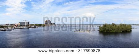 Caloosahatchee Bridge Over The Caloosahatchee River In Fort Myers, Florida.