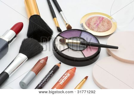 cosméticos y maquillaje cepillo