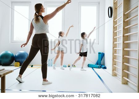Strechting Classes At The School Gym