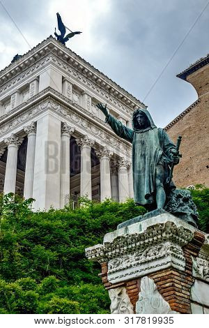 Sculpture Of Cola Di Rienzo