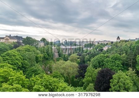 Panoramic View With Passerelle, Also Known As The Viaduct Or Old Bridge.