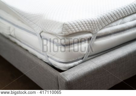 Mattress Memory Foam Bed Topper In Bedroom