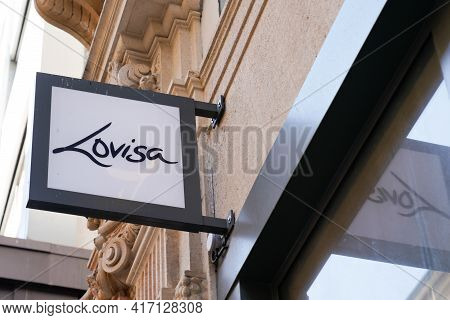 Bordeaux , Aquitaine France - 04 12 2021 : Lovisa Logo Sign And Brand Text Of Shop Fashionable On-tr