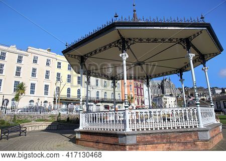Cobh, Ireland - Oct 14, 2018: Cityscape And Garden On Oct 14, 2018 In Cobh, Ireland. Cobh Was Former
