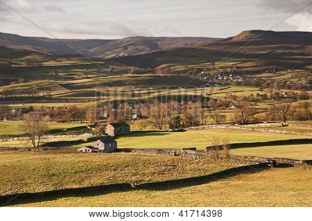 Krajina z Askrigg Pen-y-Gentu v Anglii národní Park Yorkshire Dales