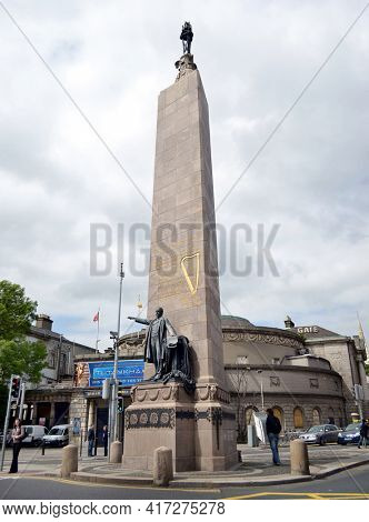 DUBLIN, IRELAND - MAY 12, 2011: Parnell Square, Gate Theatre and Charles Parnell Statue