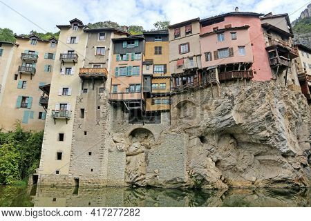 Pont-en-royons Village By The River Bourne In France