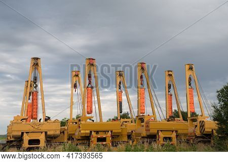 Pipelayer Machine For Oil And Gas Pipelines, Water Pipelines, And Slurry Pipelines