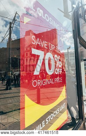 Manchester, England, Uk - 12 April, 2021 Open Shops After Lockdown. Final Closing Sale Banner At Deb