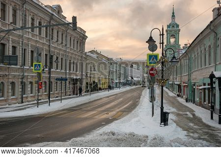Moscow, Russia - January 17, 2021: View Of The Pyatnitskaya Street On A Frosty Winter Morning After 