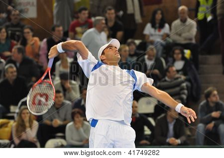 Copa Davis, o tenista romeno Horia Tecau jogando tênis