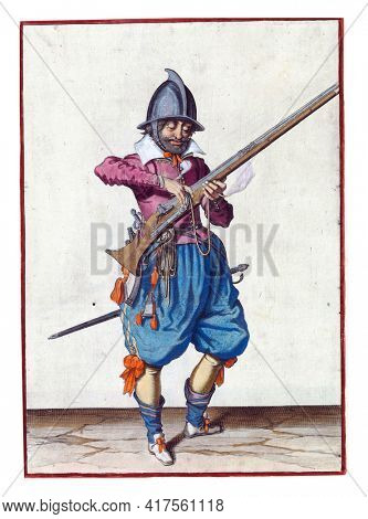 A soldier, full-length, to the right, holding a rudder  with his left hand. With his right hand he loosens the burning fuse that lies on the cock (part of the ignition mechanism) of his rudder