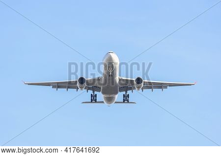 Istanbul, Turkey - January 31, 2021: Turkish Airlines Cargo Airbus A330-243f (cn 1004) Landing To Is