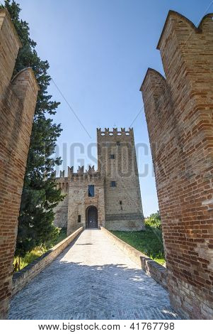 Château de Rancia, près de Tolentino