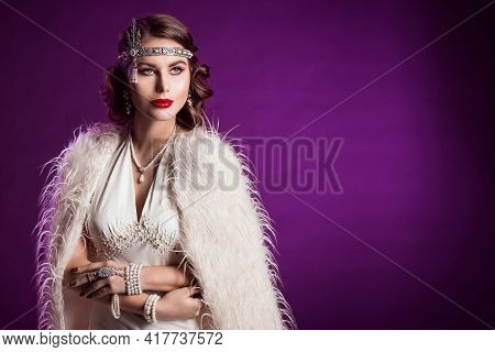 Retro Woman In Wedding Dress, Fur Cloak, Beauty Flapper Portrait, Old Fashioned Hairstyle, Luxury La