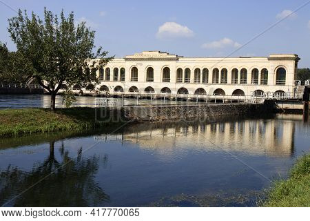 Somma Lombardo (va), Italy - September 15, 2016: The Panperduto Dike On The Ticino River, Lombardy, 