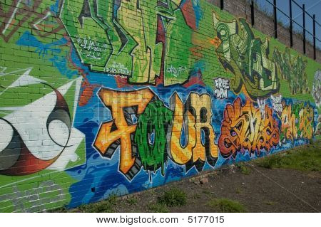 Graffiti em uma parede