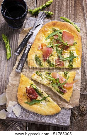 tarte flambee with asparagus and prosciutto
