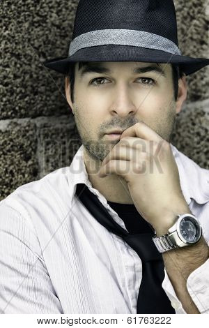 Man with hat frontal