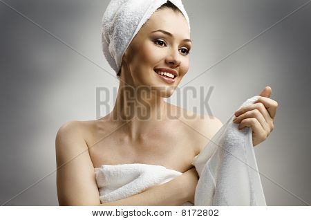 Frau mit bathtowel