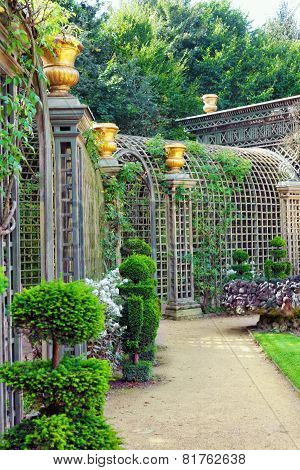 Versailles France - September 21 Green Archway In A Garden  Chateau De Versailles, France On Septemb