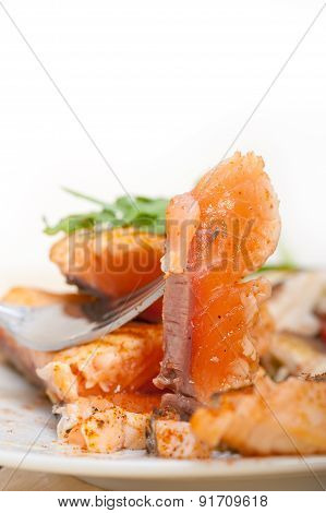 Grilled Samon Filet With Vegetables Salad