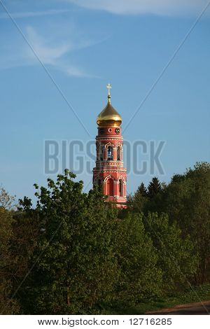Красный колокольня