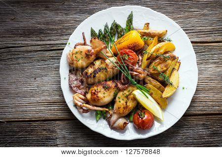 Grilled Squids With Asparagus And Potatoes
