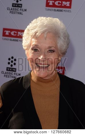 LOS ANGELES - APR 28:  Lee Meriwether at the TCM Classic Film Festival Opening Night Red Carpet at the TCL Chinese Theater IMAX on April 28, 2016 in Los Angeles, CA