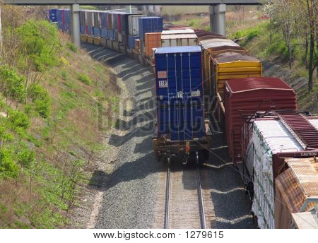 Deux Trains de marchandises