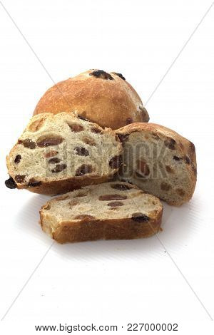 Round Bread With Dried Raisins Round Bread With Dried Raisins