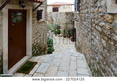 Ulcinj, Montenegro - September 9, 2017: Narrow Street In Old Town Of Popular Resort Ulcinj, Monteneg