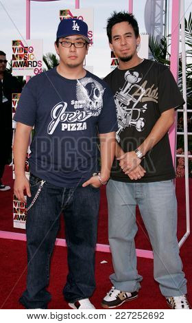 LOS ANGELES - AUG 29:  Linkin Park arrives to the Mtv Video Music Awards  on August 29, 2004 in Miami, FL.                