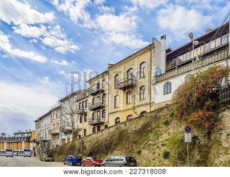 Veliko Tarnovo, Bulgaria - April 03, 2015:  Veliko Tarnovo Old Street With Traditional Houses. Velik