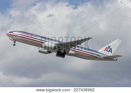 Los Angeles, California, Usa - March 10, 2010: American Airlines Boeing 777 Airplane Taking Off From