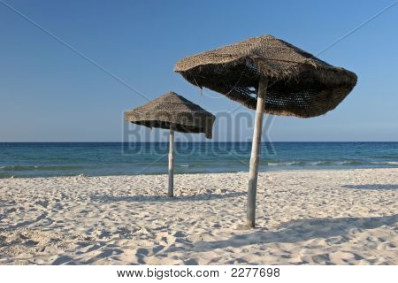 Slunečníky na pláži