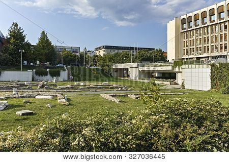 Stara Zagora, Bulgaria - August 5, 2018: Regional Library And Ruins Of Roman City Augusta Traiana In