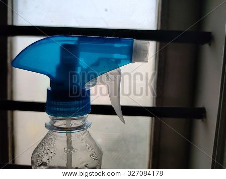 Cleaner Spry Useful For Cleaning Up The Stuff