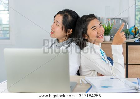 Online Doctoring,medical Student,teenage Doctor Intern Working Healthcare Medical Teamwork,happy Wit