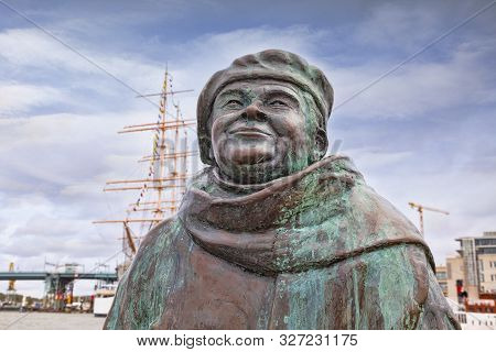 14 September 2018: Gothenburg, Sweden - Sculpture Of Evert Taube In The Lilla Bommen District.