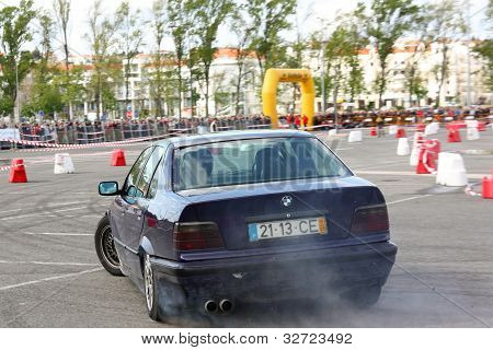 Leiria, Portogallo - 22 aprile: Emanuel Moleirinho guida una Bmw 316 durante Slalom città di Leiria 2012