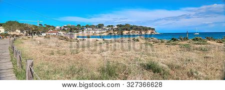 Fully Equipped Modern Spanish City Beach Sagaro , Girona, Spain