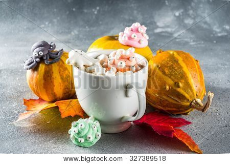 Halloween Hot Chocolate Mugs With Funny Marshmallows - Jack O Lantern Pumpkins, Ghost, Monsters, Spi