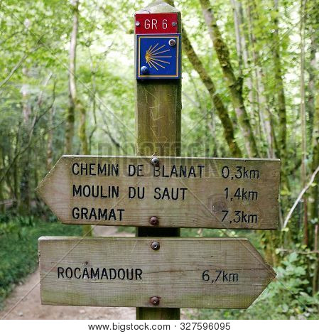 Sign Of The Gr6 Path In The Alzou Vallee