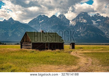 Mormon Home By The Mountain