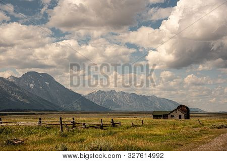 Mormon Home By The Mountain