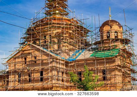 Komlevo, Russia - July 2017: Construction Of The Church Of The Nativity Of John The Baptist (rozhdes