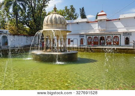Udaipur, India - February 17, 2019: Fontain In Saheliyon Ki Bari Gardens Or Courtyard Of The Maidens